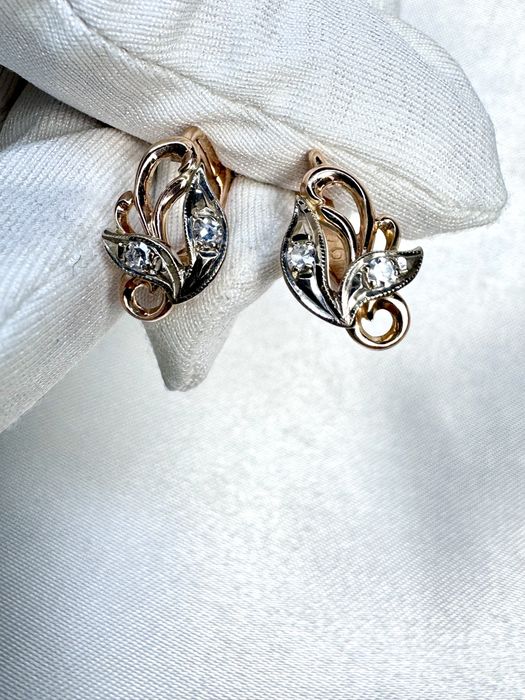 Золоті радянські сережки з діамантами