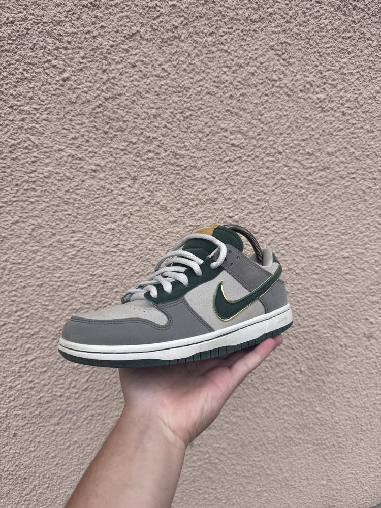 Nike dank low.