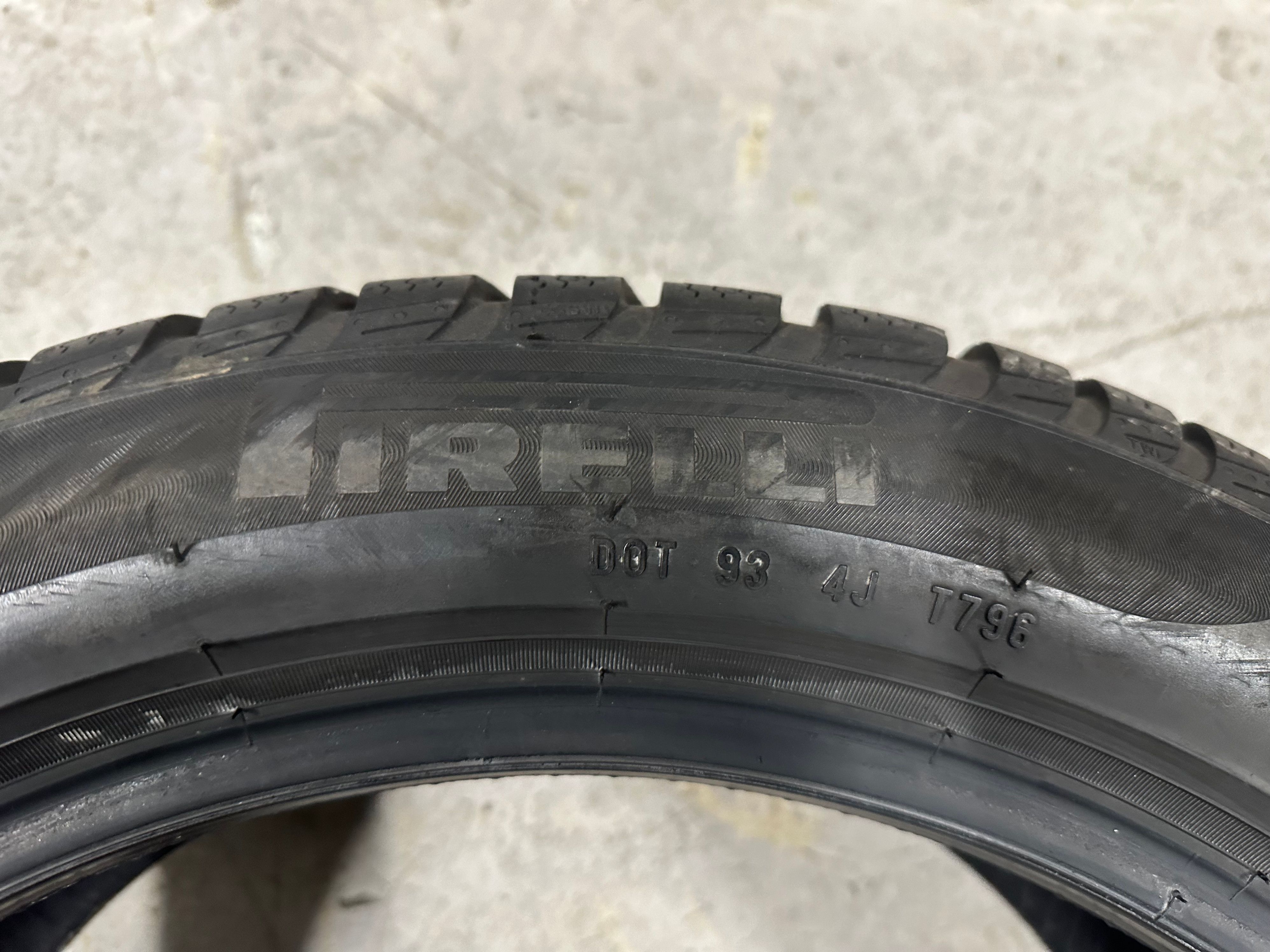 Opony Pirelli Sottozero 3 -  245/45/18 RSC