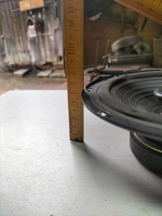 Używany głośnik samochodowy