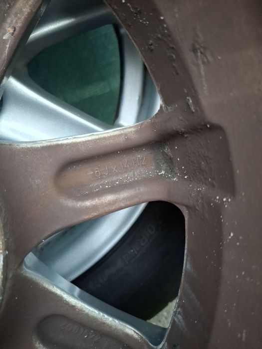 Alufelgi 4x114,3 r14 proste opony Lato