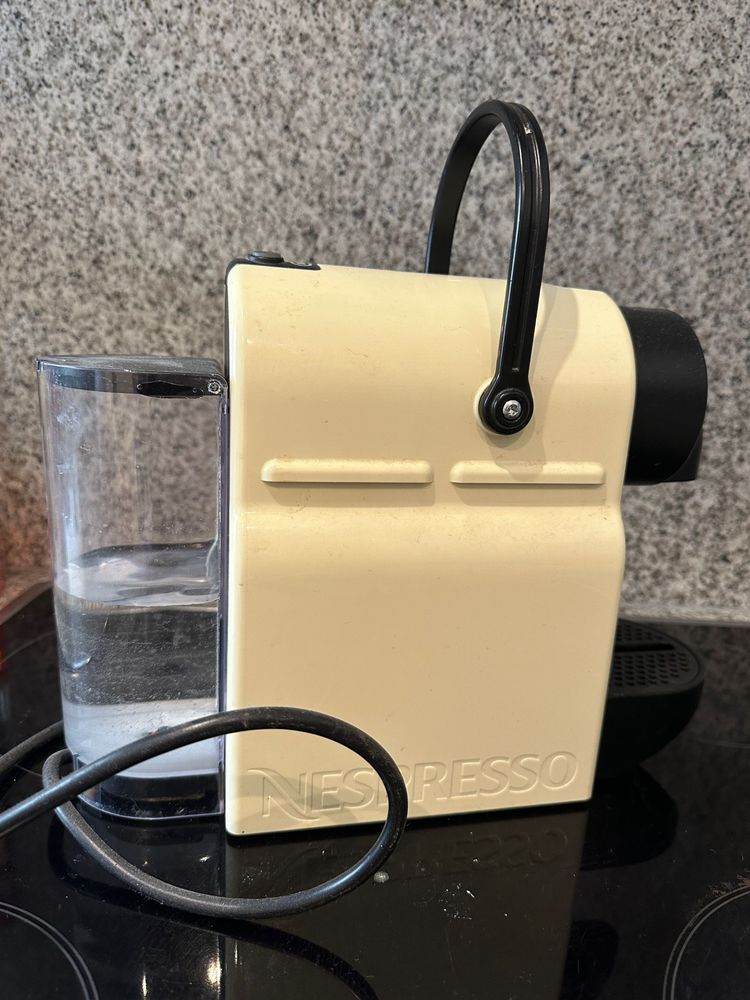 Maquina de cafe nespresso
