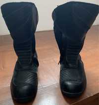 Botas Rainers 42,5. Aceito Troca/Retoma.