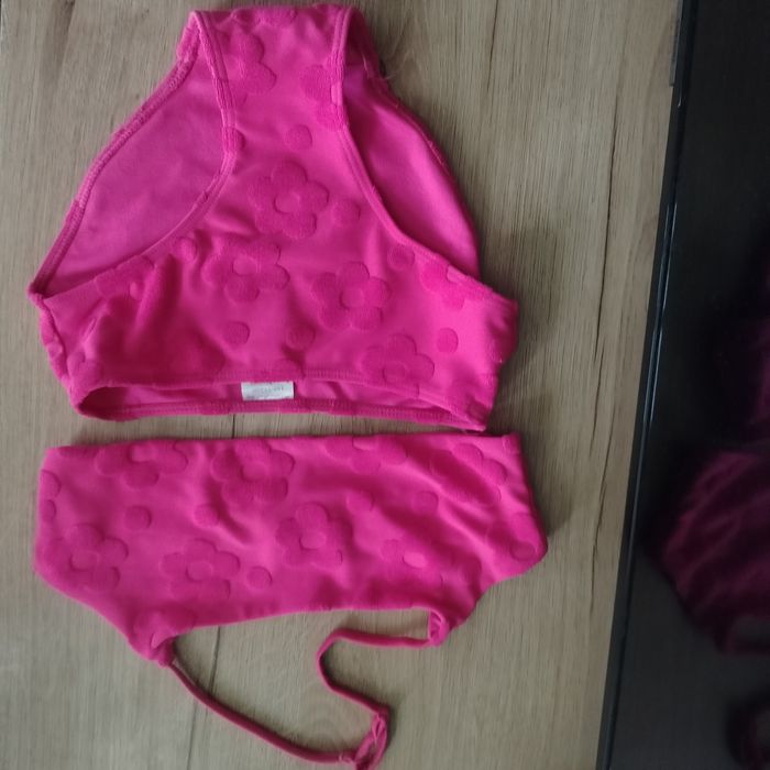 Strój kąpielowy dziewczęcy róż kwiaty dwuczęściowy 146 152