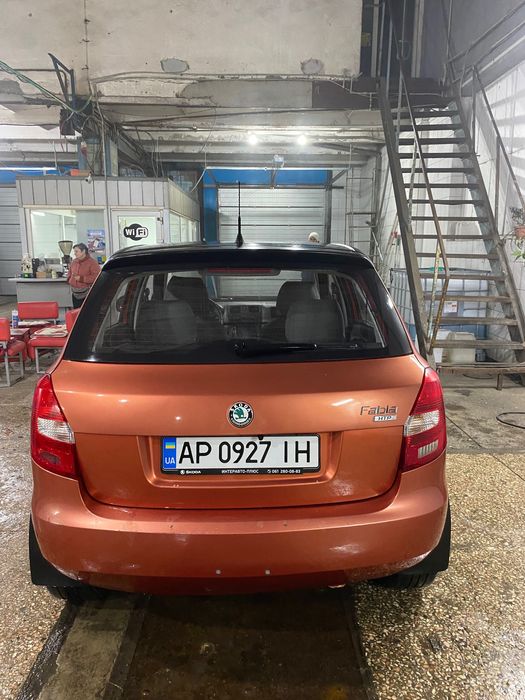 Продам автомобіль Skoda Fabia 1/2