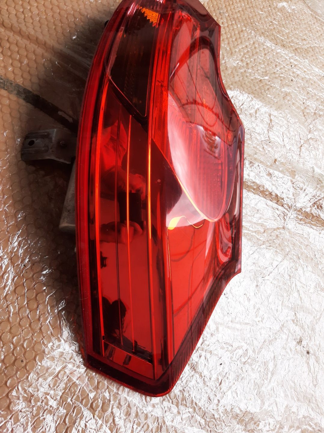 Opel insignia lampa prawa tył kombi