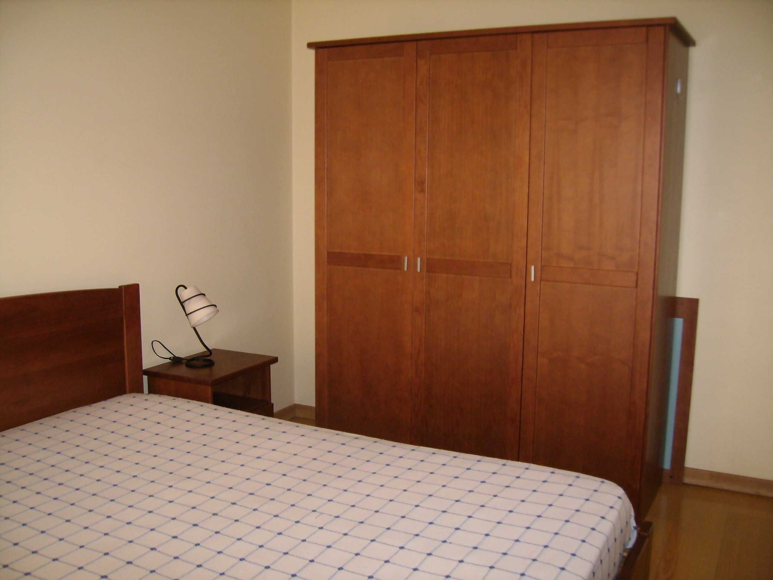 Arrenda-se quarto