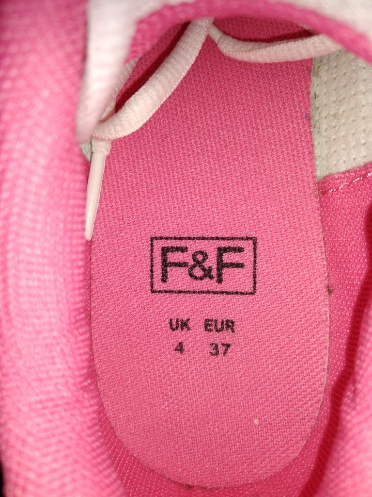Buty.