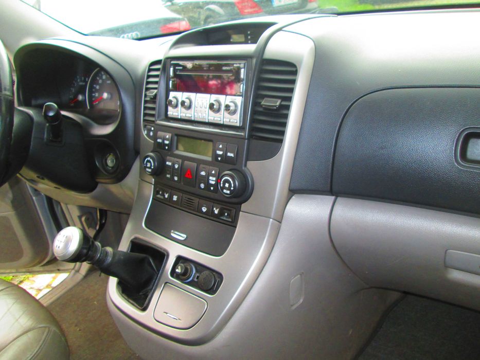 Kia Carnival III van 7 osobowy