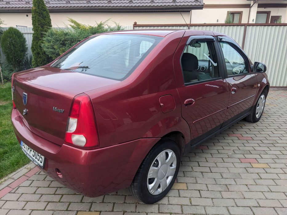 Dacia Logan 2007 рік 1.6 Бензин 77 кВт Седан