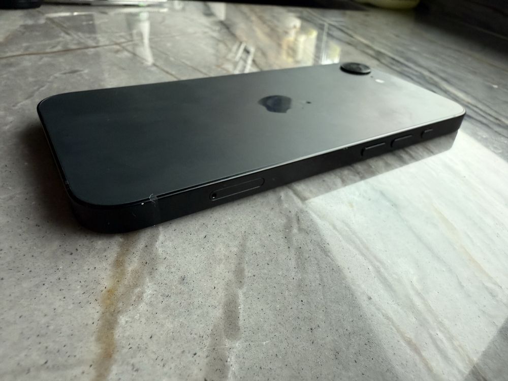 iPhone 16e 128GB