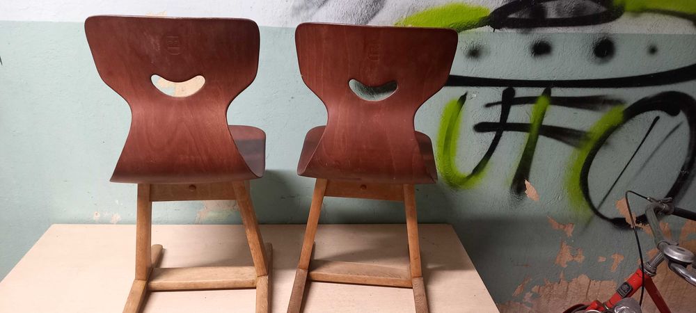 Stare zabytkowe krzesła dzieciece kolekcjonerskie krzesło schulmobel