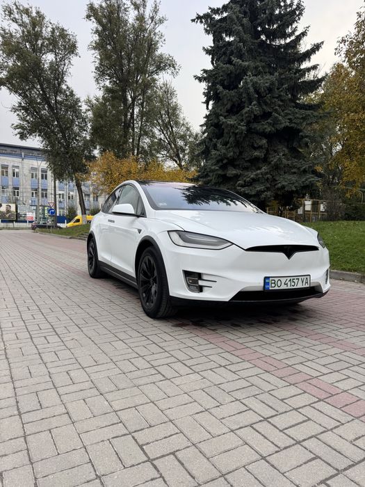 Пподам Tesla Model X