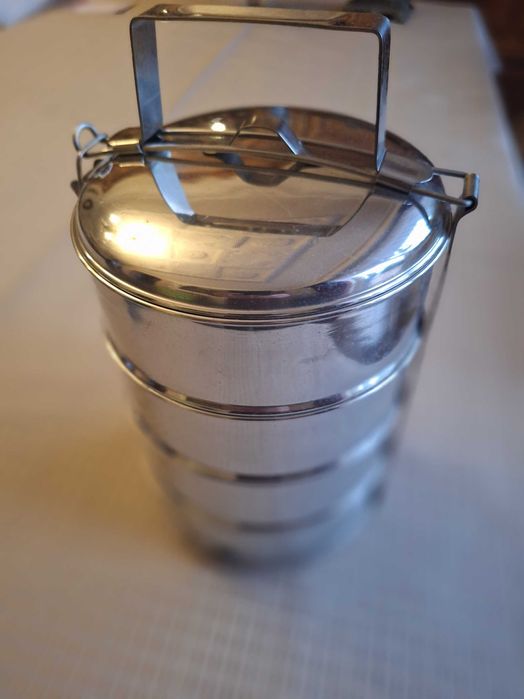 Termos obiadowy. 4 pojemniki.