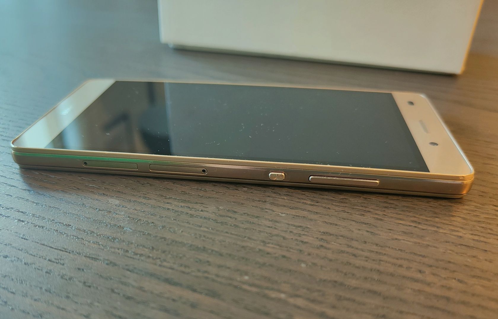 Huawei P8 lite (dourado)