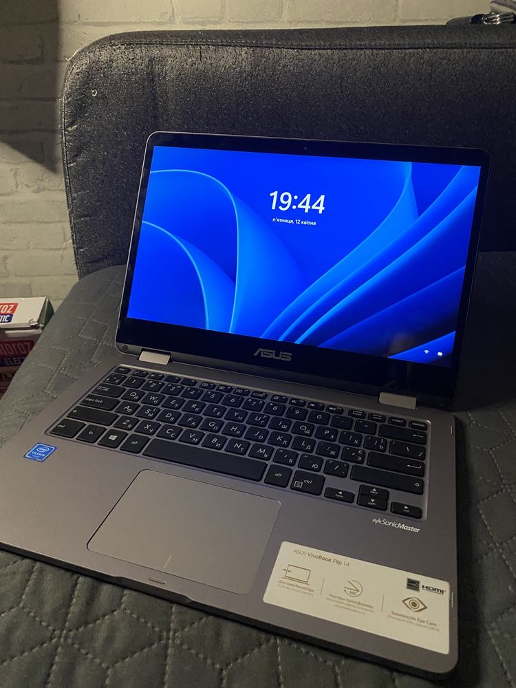 ASUS VivoBook Flip 14