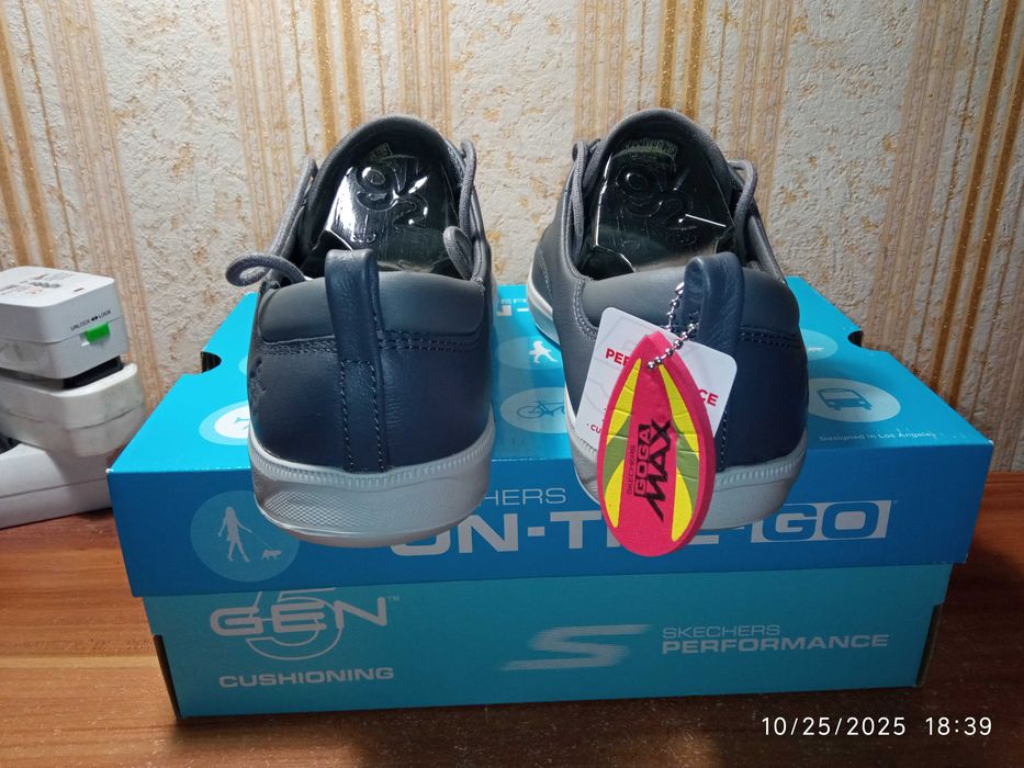 Шкіряні Кросівки Skechers Go Vulc 2 Snazzy On Тhe Go 39-40 НОВІ з США