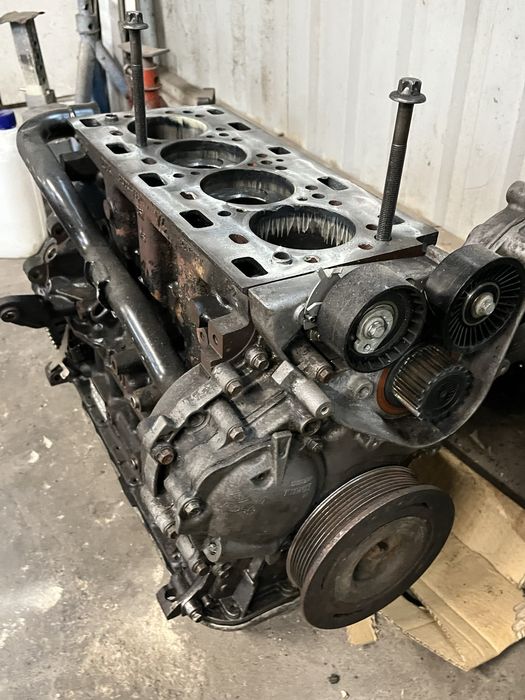 Slinki Renault master G9U 2.5 bez głowicy i osprzętu