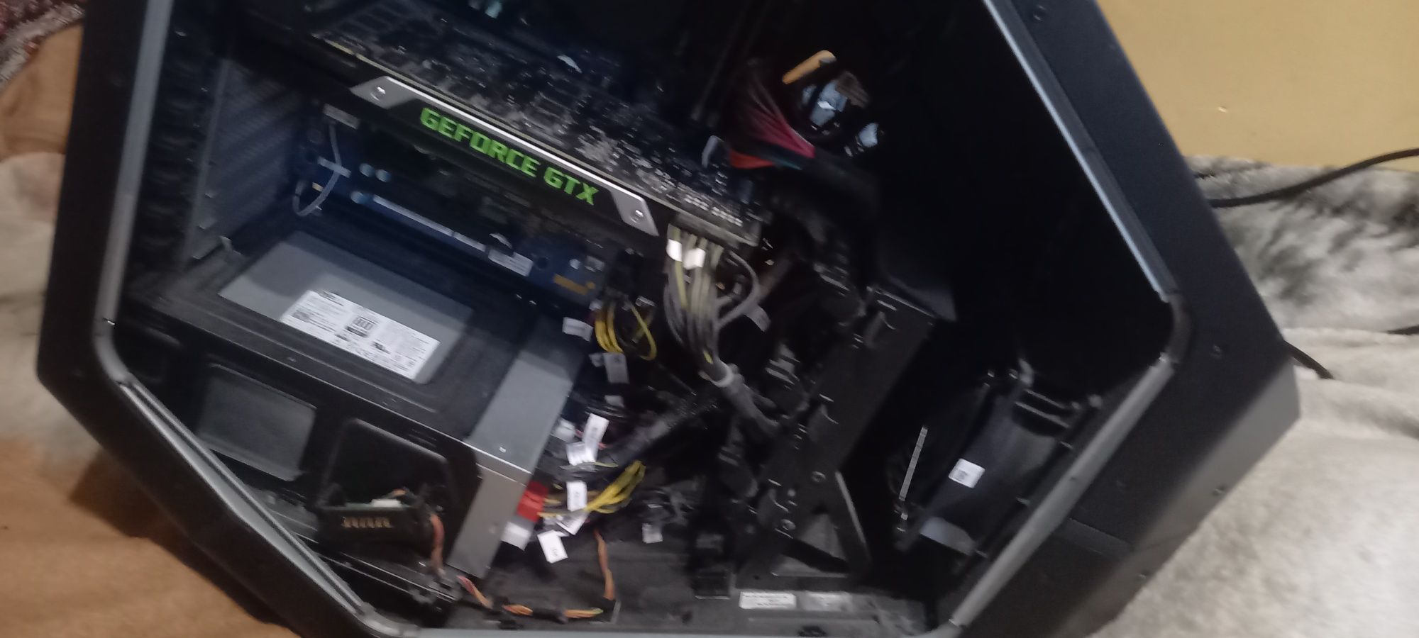 alienware d03x area 51 r2 gtx Titan x