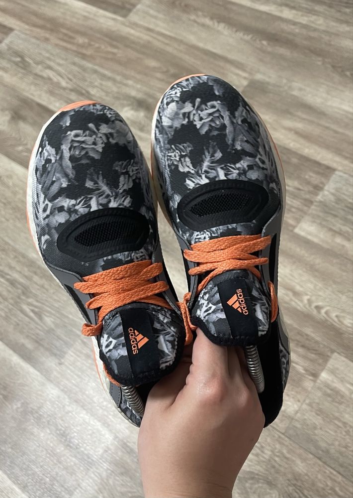 Adidas pore boost