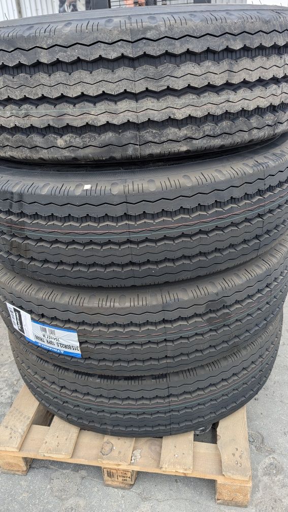 Шини колеса резина  295/80 315/80 R22,5 Triangel