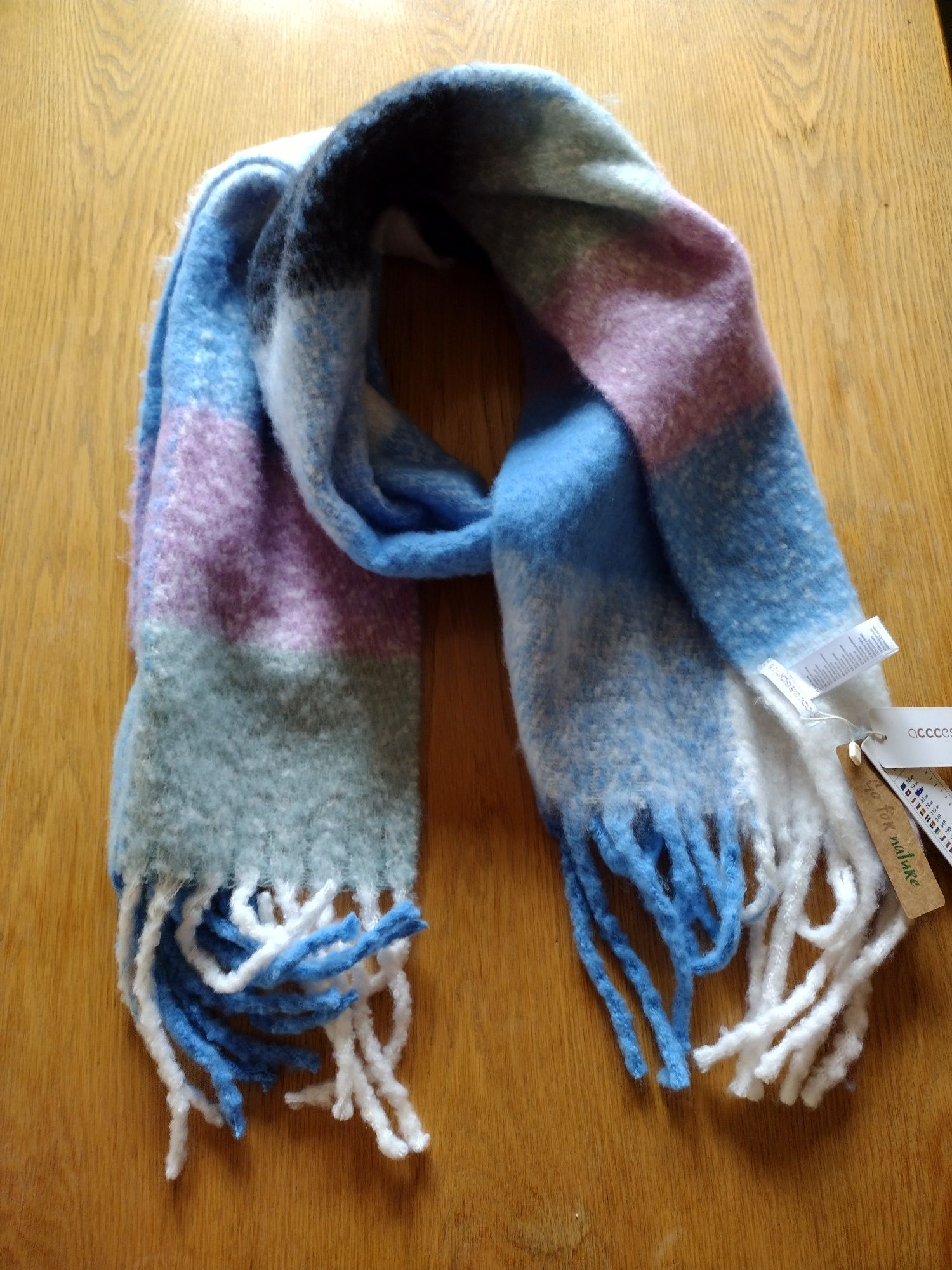 szalik z fredzlami ccc accessories nowy z metka