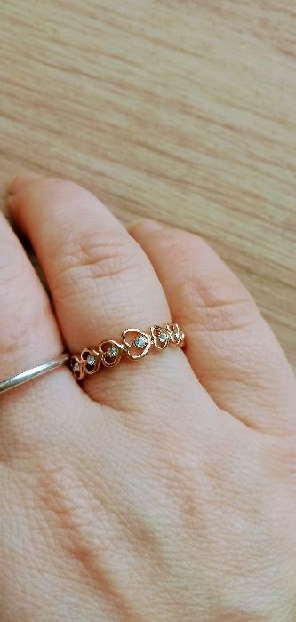 Nowy pierścionek obrączka w serduszka cyrkonie AA kolor różowe złoto