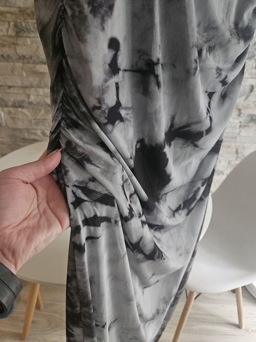 Obcisla sukienka
