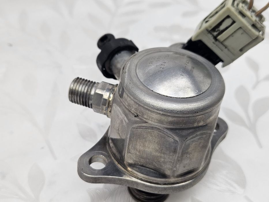 Pompa wysokiego ciśnienia paliwa Hitachi 32​3​61​7​24 Volvo S60 NOWE