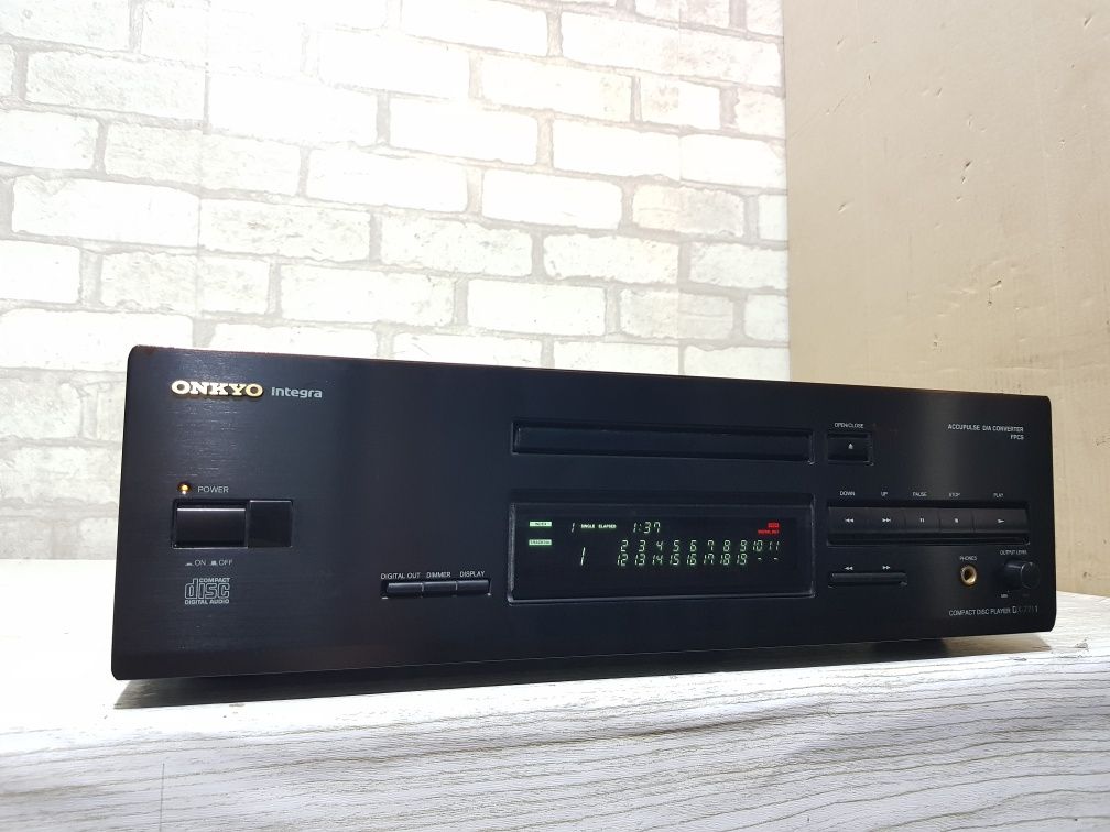 CD програвач/проигрыватель Onkyo DX-7711  б/у з Німеччини