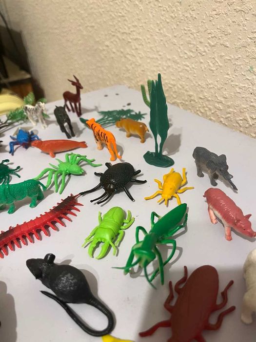 Фігурки тваринок (45 шт.)
