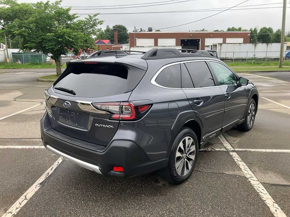 Subaru Outback      2023