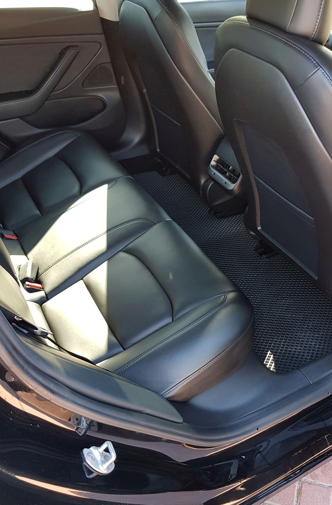 Tesla model 3 long range