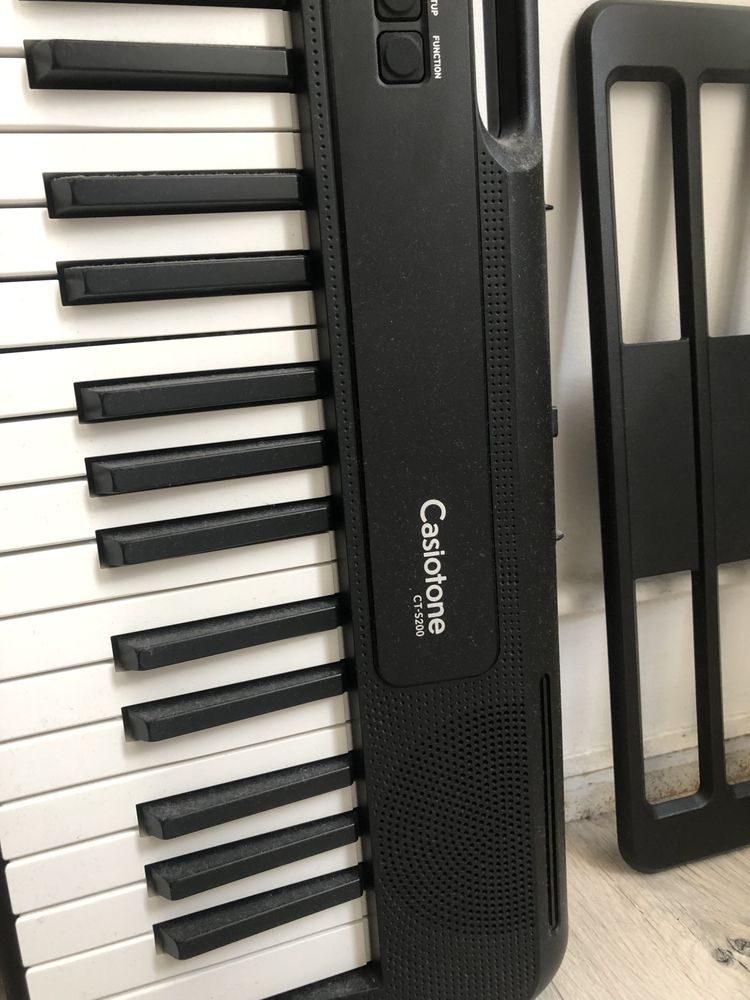 Piano Casiotone CT-S200