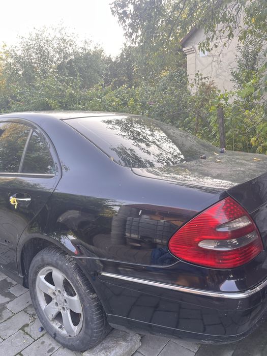 Mercedes-Benz E 270 CDI • 2003 р. • 2.7 дизель • W211