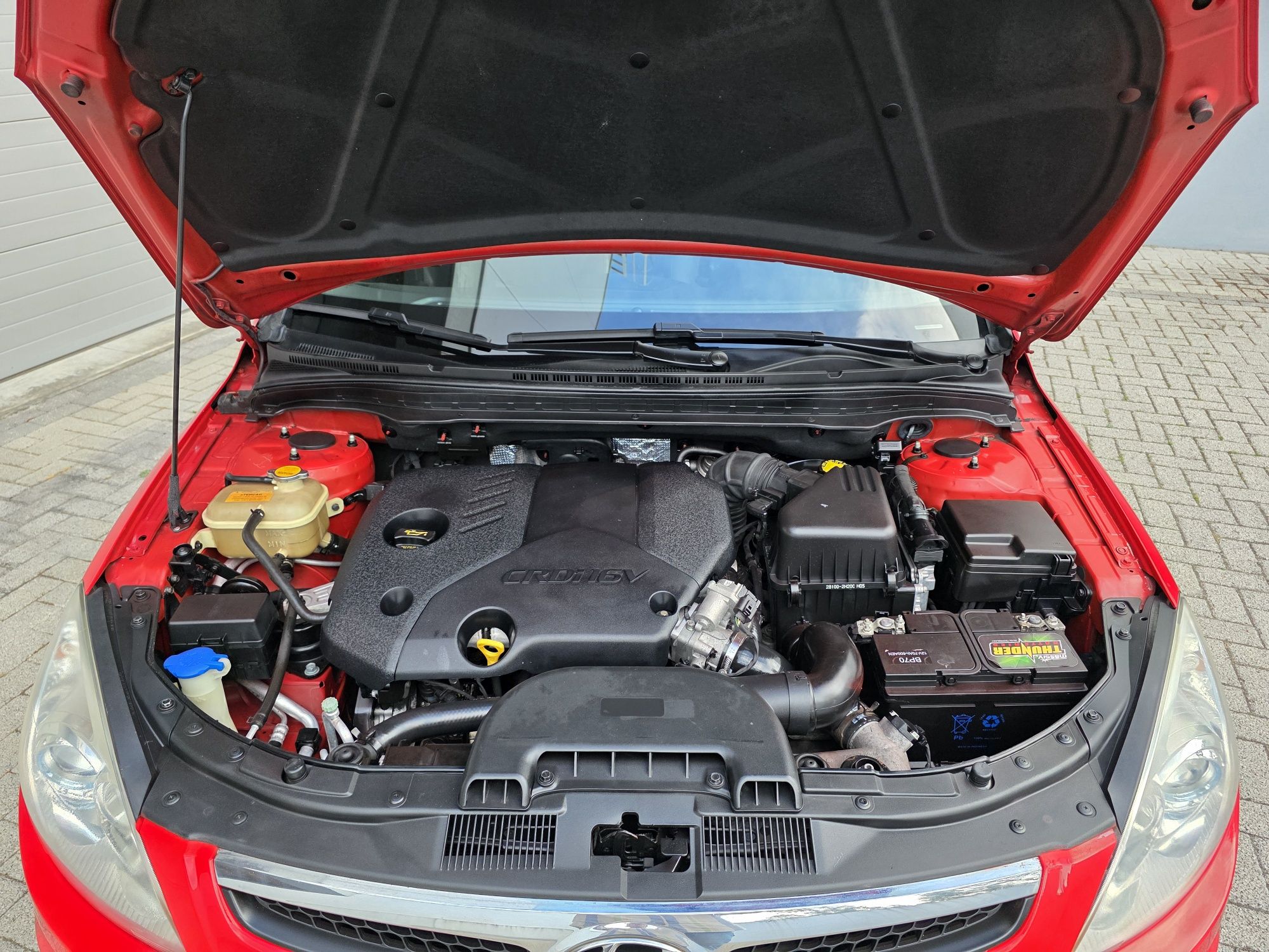 HYUNDAI I30 CW STYLE 1.6CRDI 115CV  - Excepcional