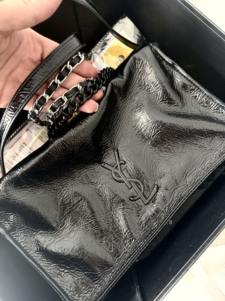 Продам женскую  сумку YSL