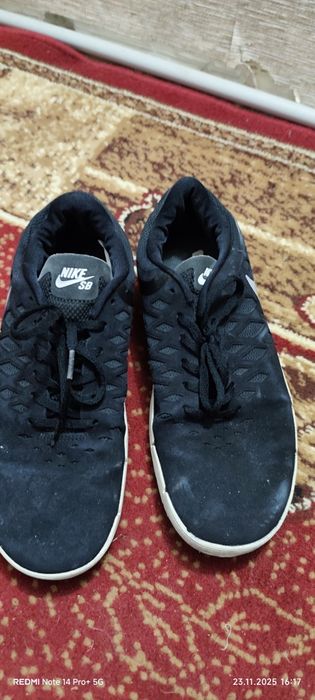 Чоловічі кросівки 45 розмір але і на 44 теж норм