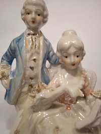 Porcelanowa figurka francuskiego dżentelmena i damy