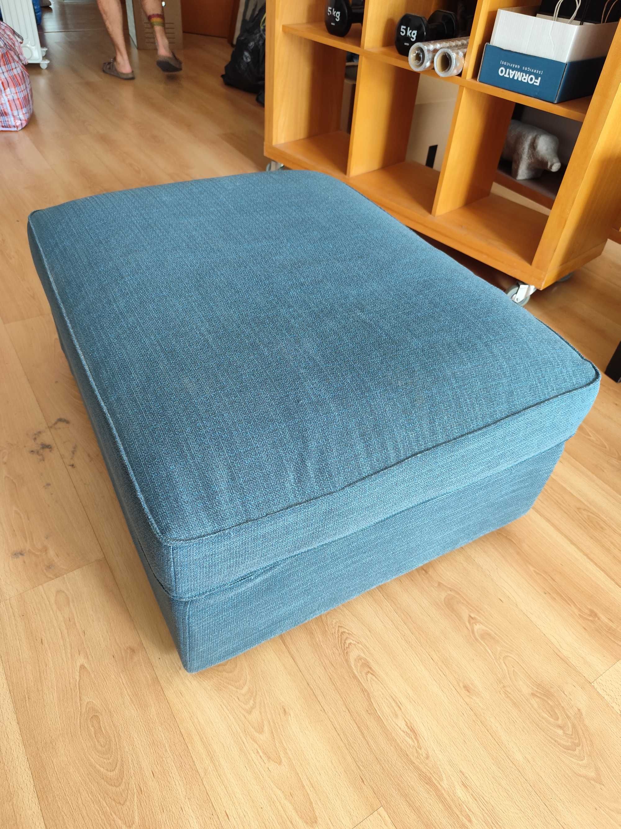 Conjunto sofás 3 + 2 lugares + Puff IKEA