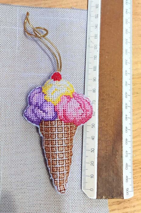 Новорічна іграшка на ялинку, ручна робота