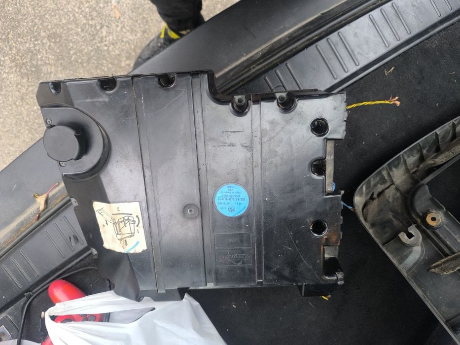 Сабвуфер БМВ е39 туринг