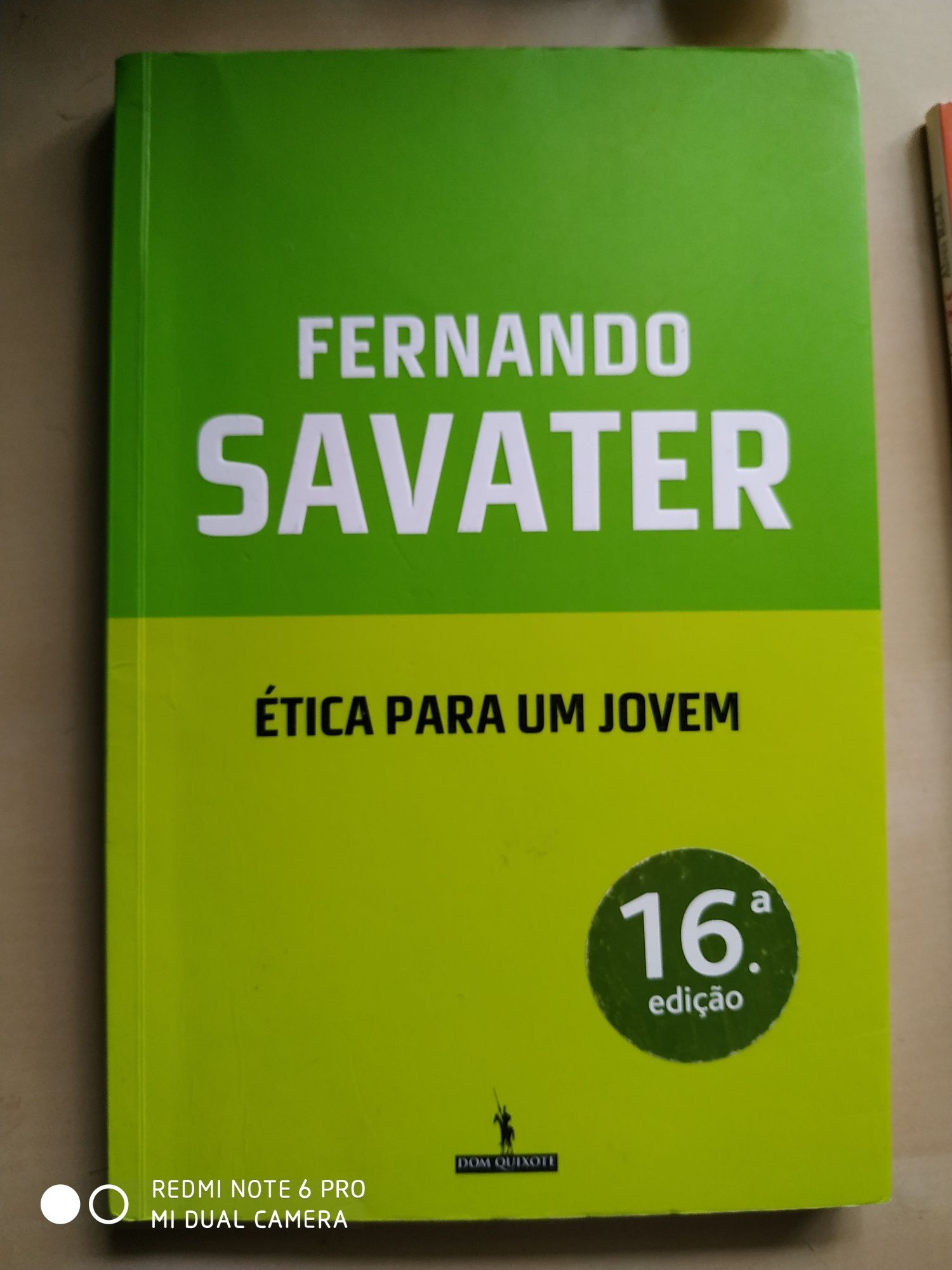 Livros de diversas coleções