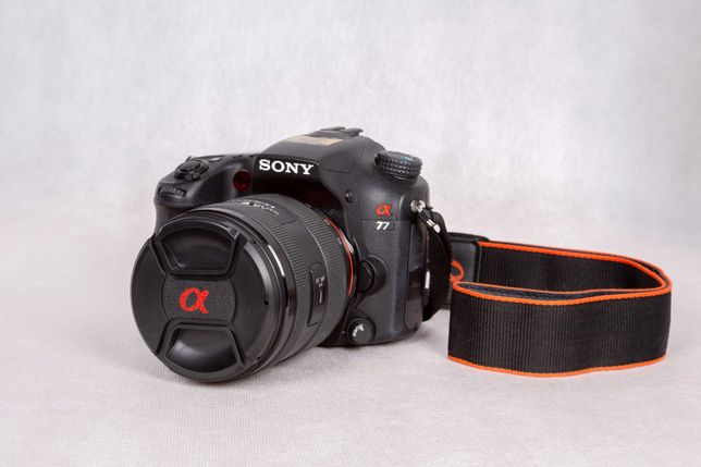 Aparat kamera lustrzanka Sony A77 + Sony 16-50mm f/2.8 niski przebieg