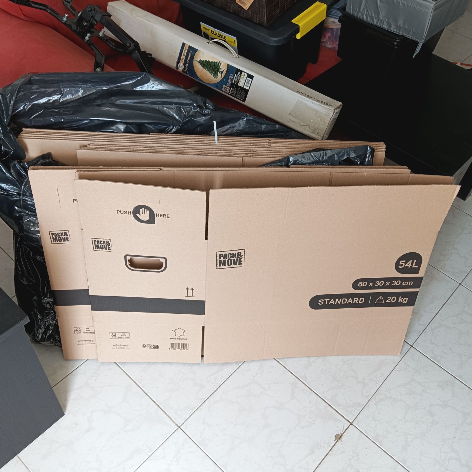 13 Caixas de cartão 60x30 e 40x30