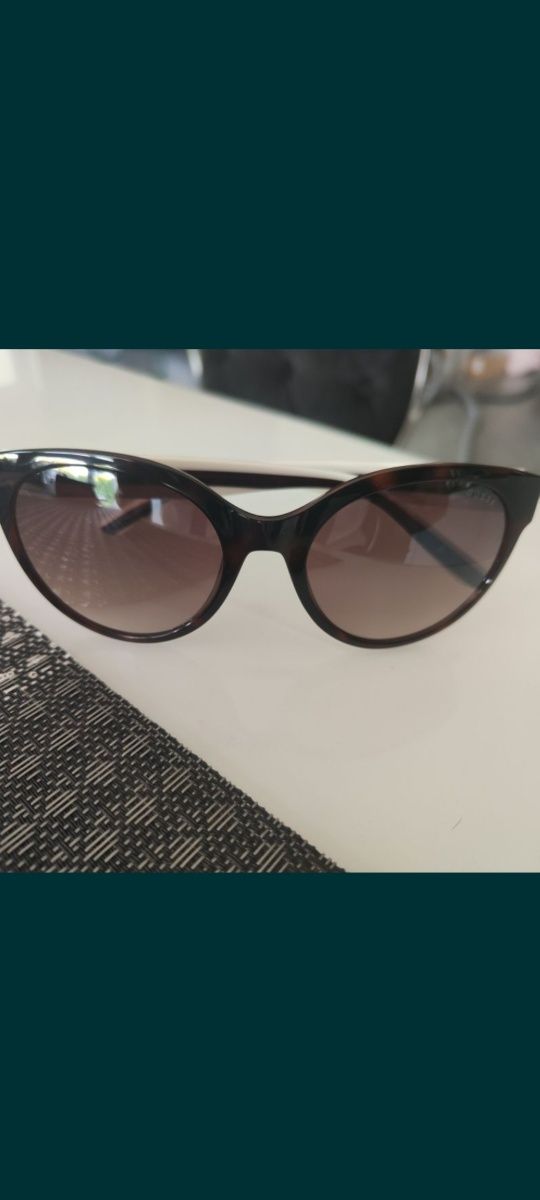 Nowe okulary przeciwsłoneczne Guess