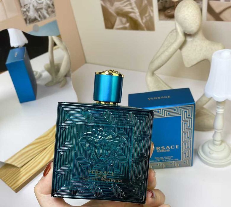 Versace – aromat luksusu w każdej kropli.