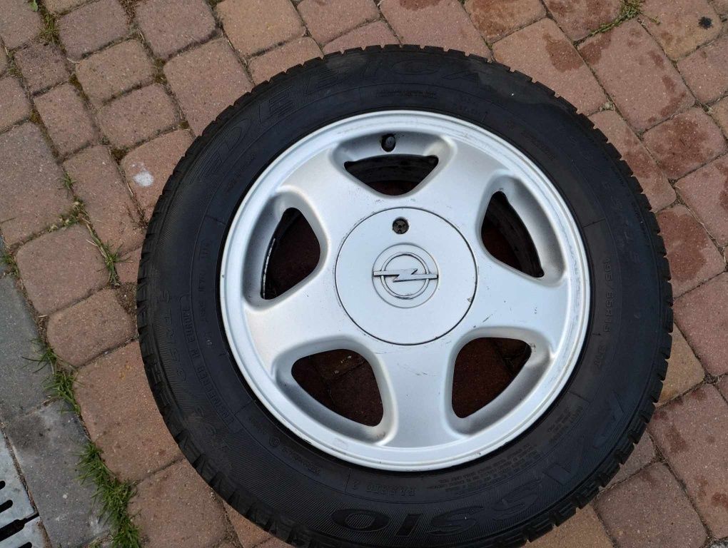 Felgi aluminiowe z oponami opel vectra b 15" 4x100