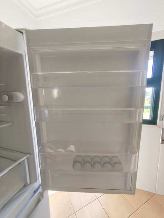 Frigorífico Combinado Indesit (Branco)