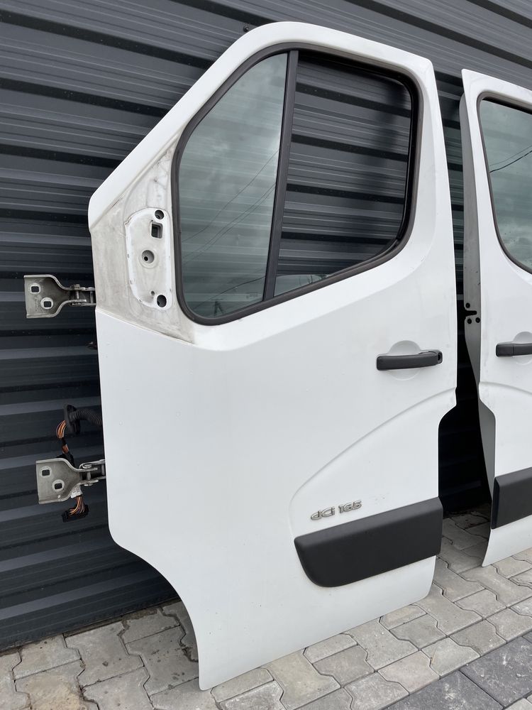Двері Renault Master 3,4 комплектні